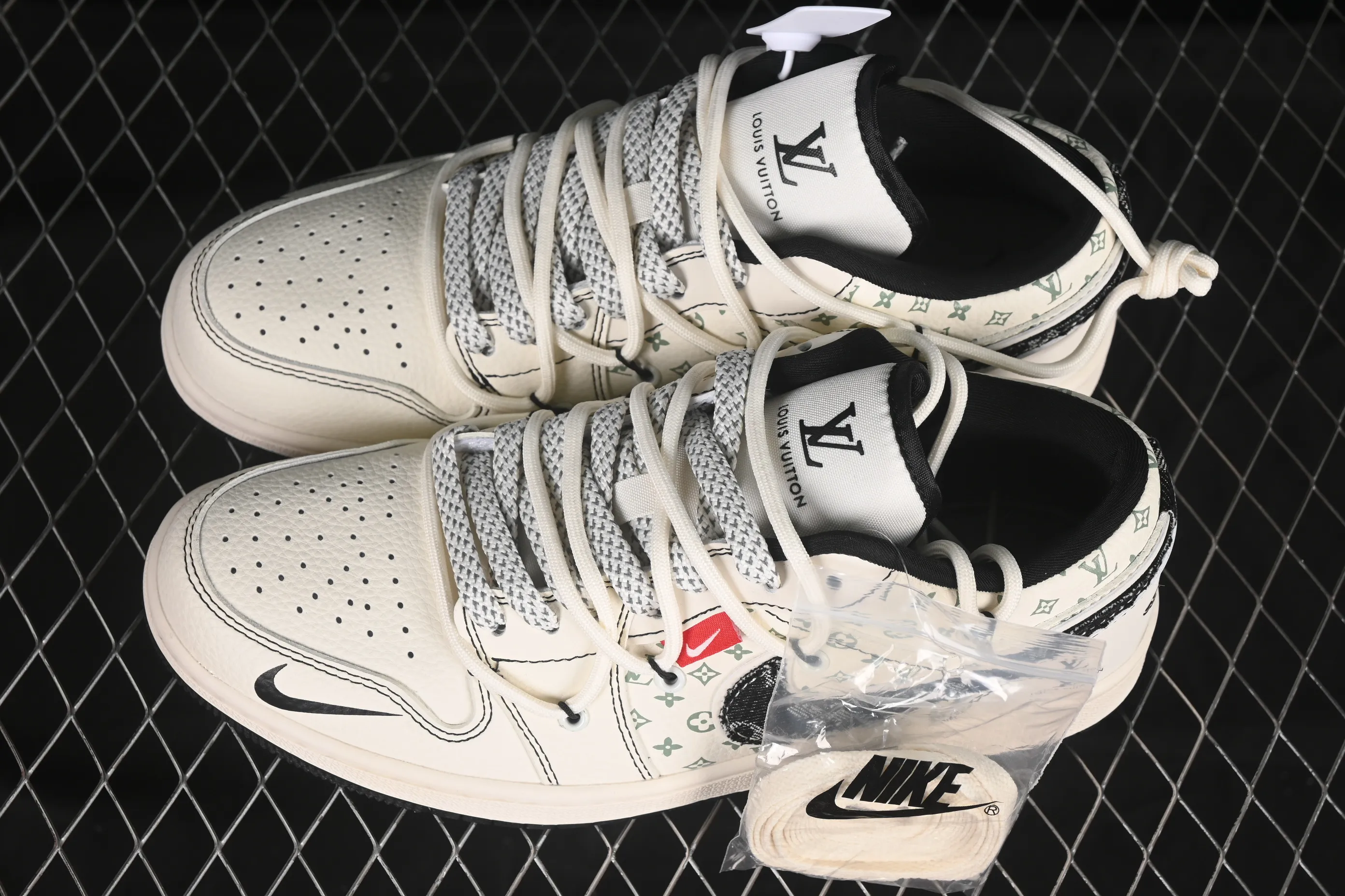 All categories Air Jordan Jordan series basketball shoes Air Jordan 1 Low High-end customized low-top sneakers Air Jordan 1 Low AJ1 Joe 1 LV joint black cloth hook drawstring High-end customized low-top retro basketball shoes YX5066-356